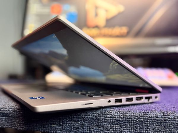 Laptop Core i5-1145G7 - Tặng Kèm Phần Mềm Hát Live