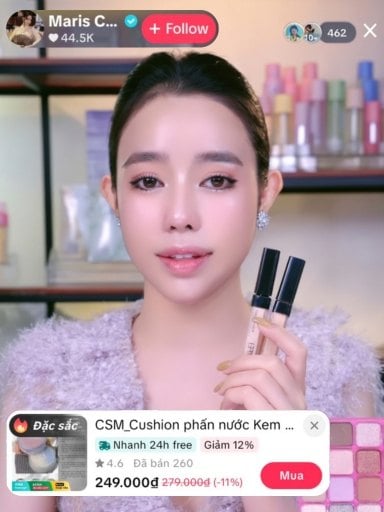 Shop mỹ phẩm live bán hàng bằng bộ thiết bị Lâm Phát Studio