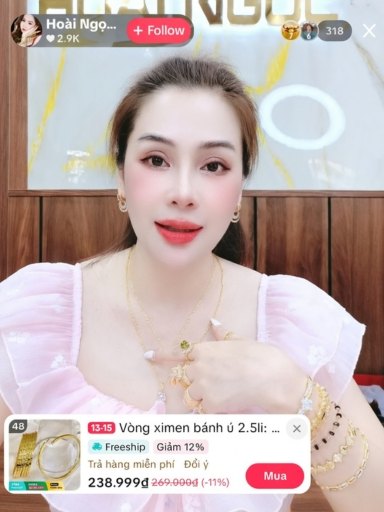 Shop trang sức live bán hàng bằng bộ thiết bị Lâm Phát Studio