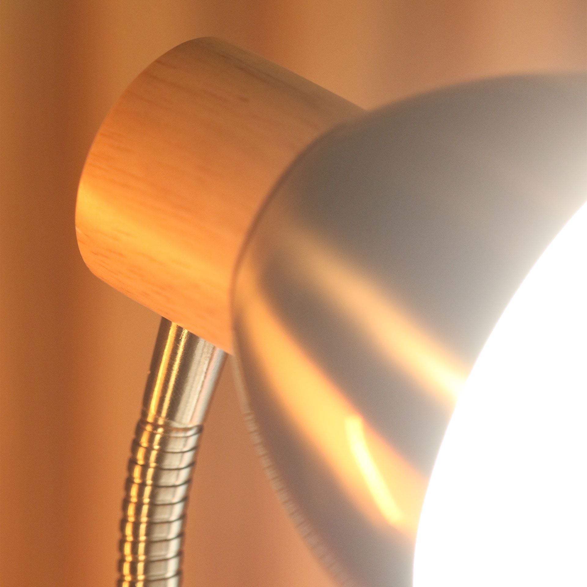  Đèn LED để bàn cổ điển GS1704 