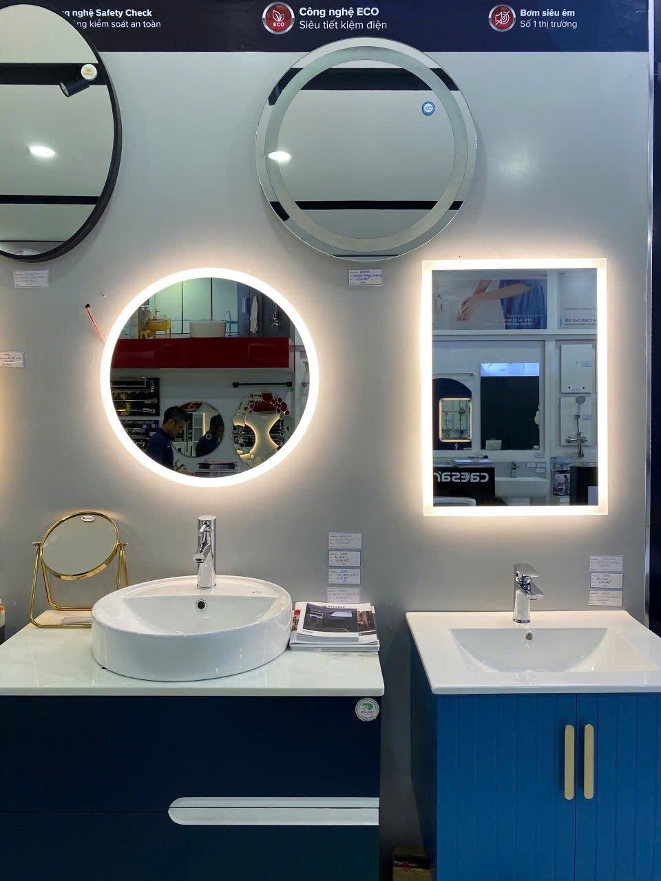  Gương chữ nhật có đèn tích hợp và tấm sưởi chống mờ GBK031V 