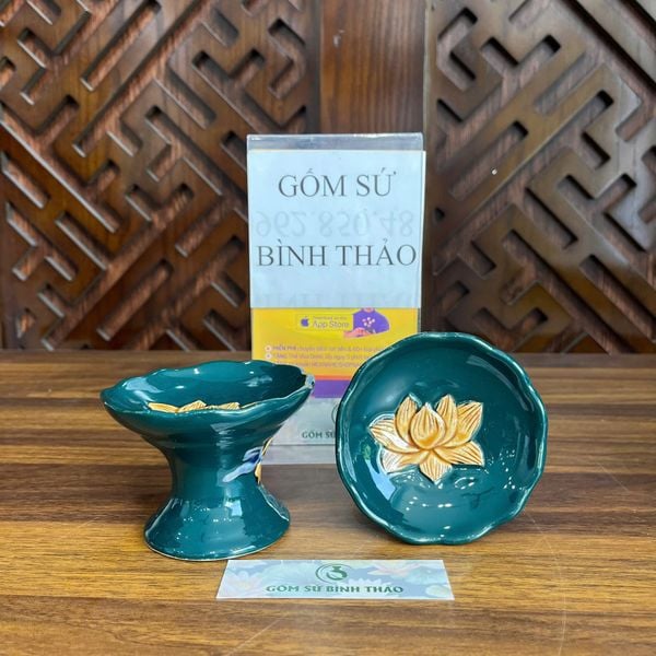  Chân nến sen men xanh ngọc họa tiết đắp nổi - Gốm sứ Bát Tràng cao cấp 