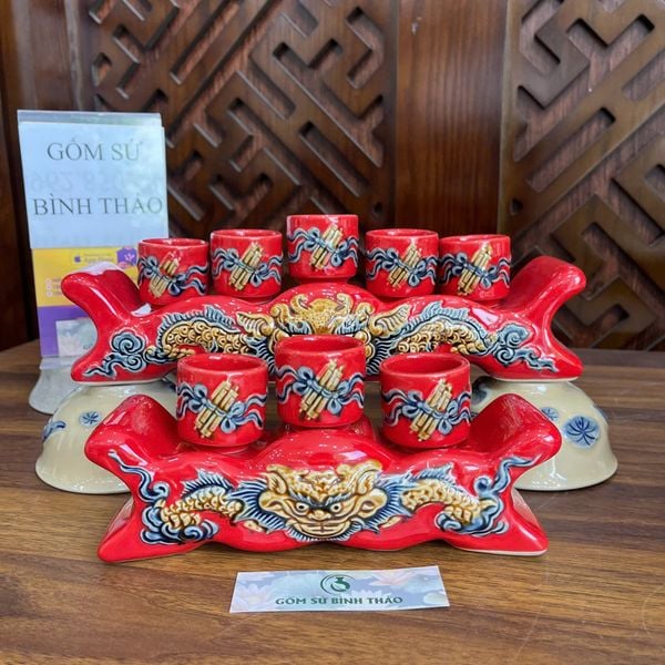 Bộ kỷ thờ cúng, bộ ly thờ, chung nước men đỏ họa tiết rồng đắp nổi - Gốm sứ Bát Tràng cao cấp 