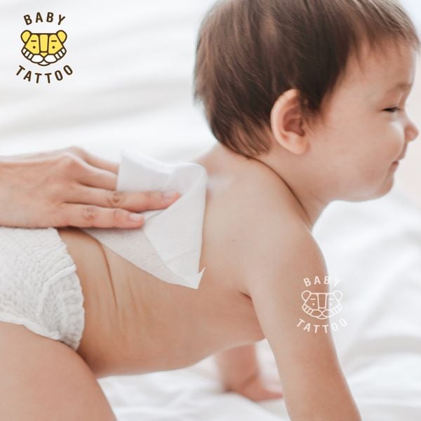  Khăn Giấy Ướt Cao Cấp Không Mùi, Nhỏ Gọn Tiện Lợi, Lành Tính Cho Da Nhạy Cảm, Gói 20 miếng 