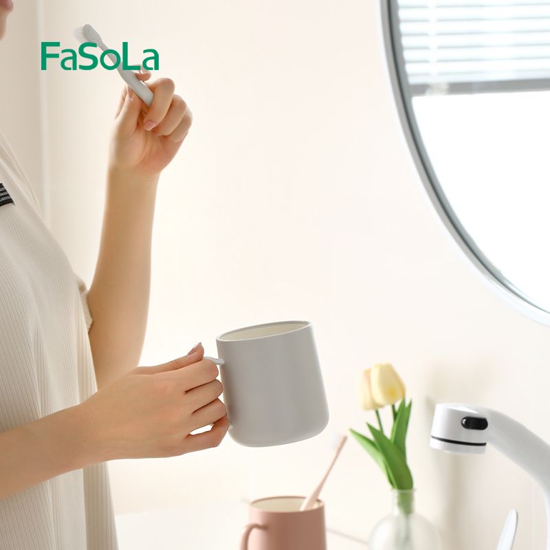 Ly nhựa có tay cầm FSLYF-335