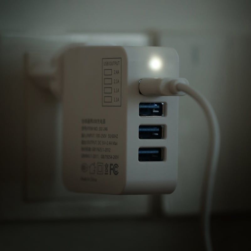 Bộ sạc USB nhiều chấu cắm đa dụng (dùng đa quốc gia) FSLDZ-246