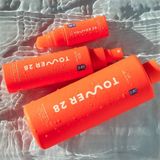  Xịt cấp ẩm làm dịu da Tower 28 SOS Daily Rescue Facial Spray 60ml 