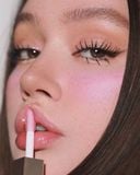  Son Bóng Fenty Beauty by Rihanna Gloss Bomb Ice Cooling Lip Luminizer - Berry Jelly 