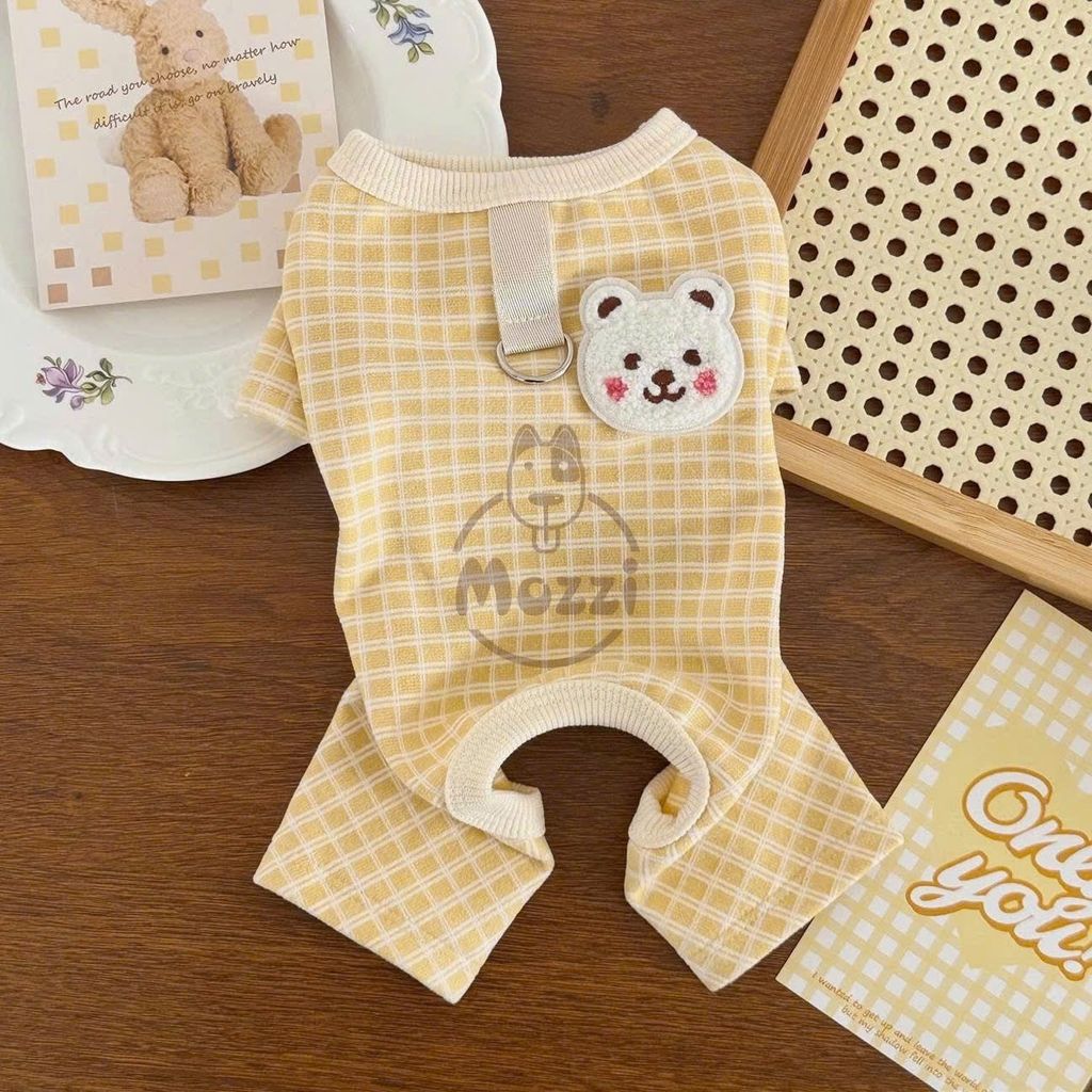 Áo liền chân caro mặt gấu trắng có khoen dắt cho chó mèo