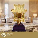 Biểu tượng Chùa Một Cột mạ vàng