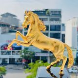 Tượng Ngựa Vàng Chiến Thắng