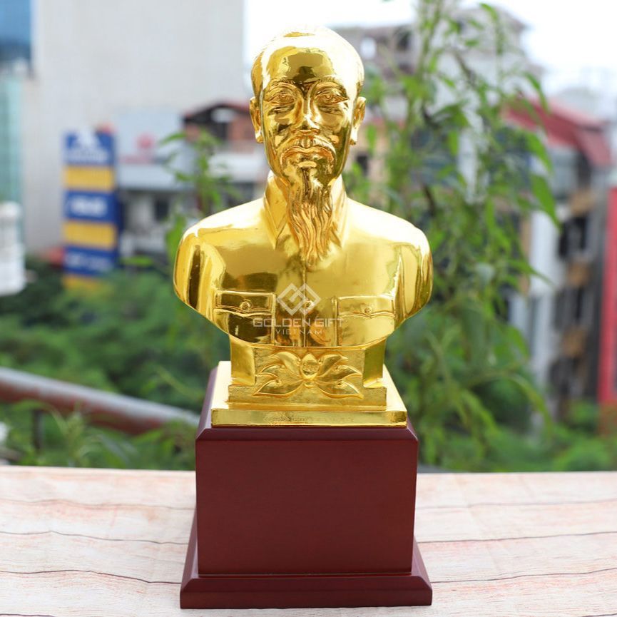 Tượng Bác Hồ Bằng Đồng mạ vàng