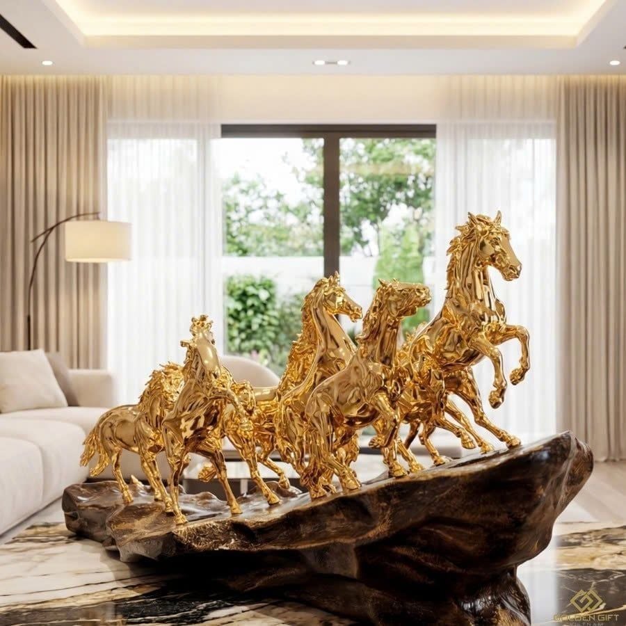 Tượng Ngựa Bát Mã Truy Phong Mạ Vàng