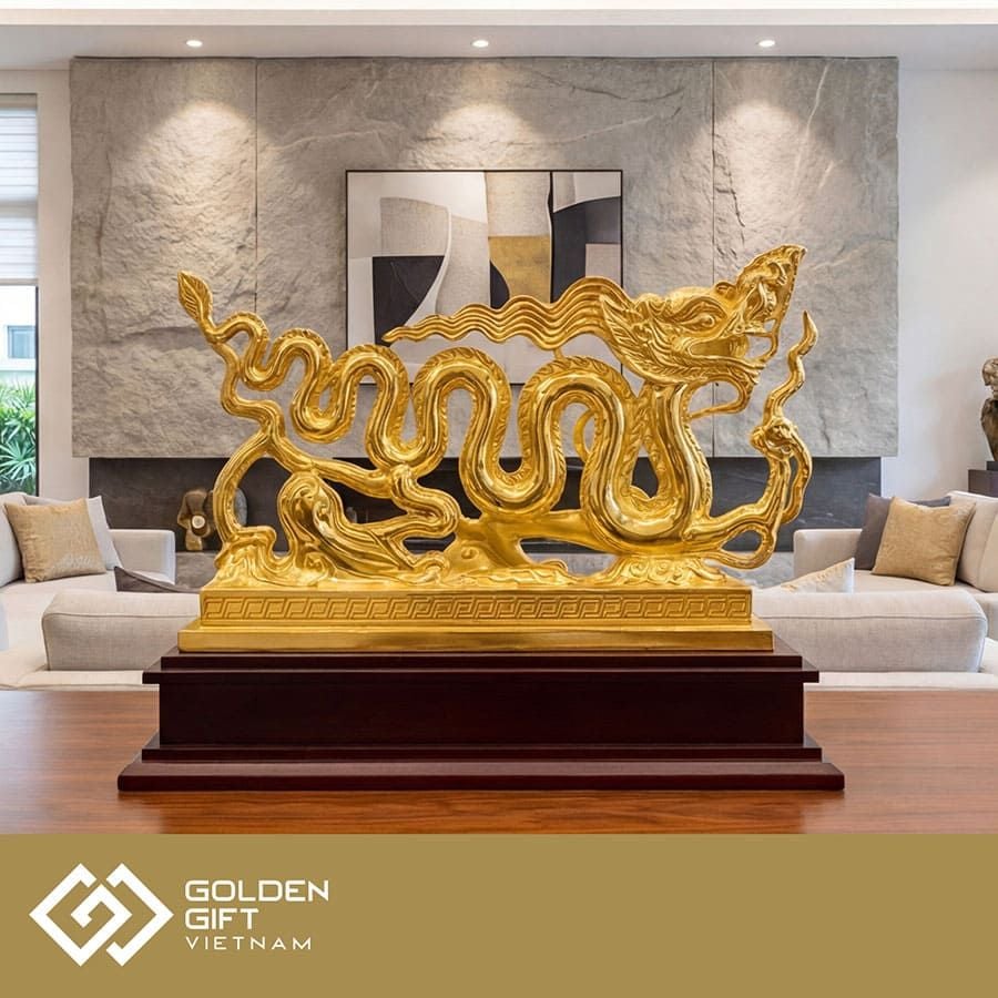 Tượng rồng thời Lý bằng đồng mạ vàng