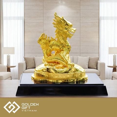 Rồng thời nhà Nguyễn mạ vàng