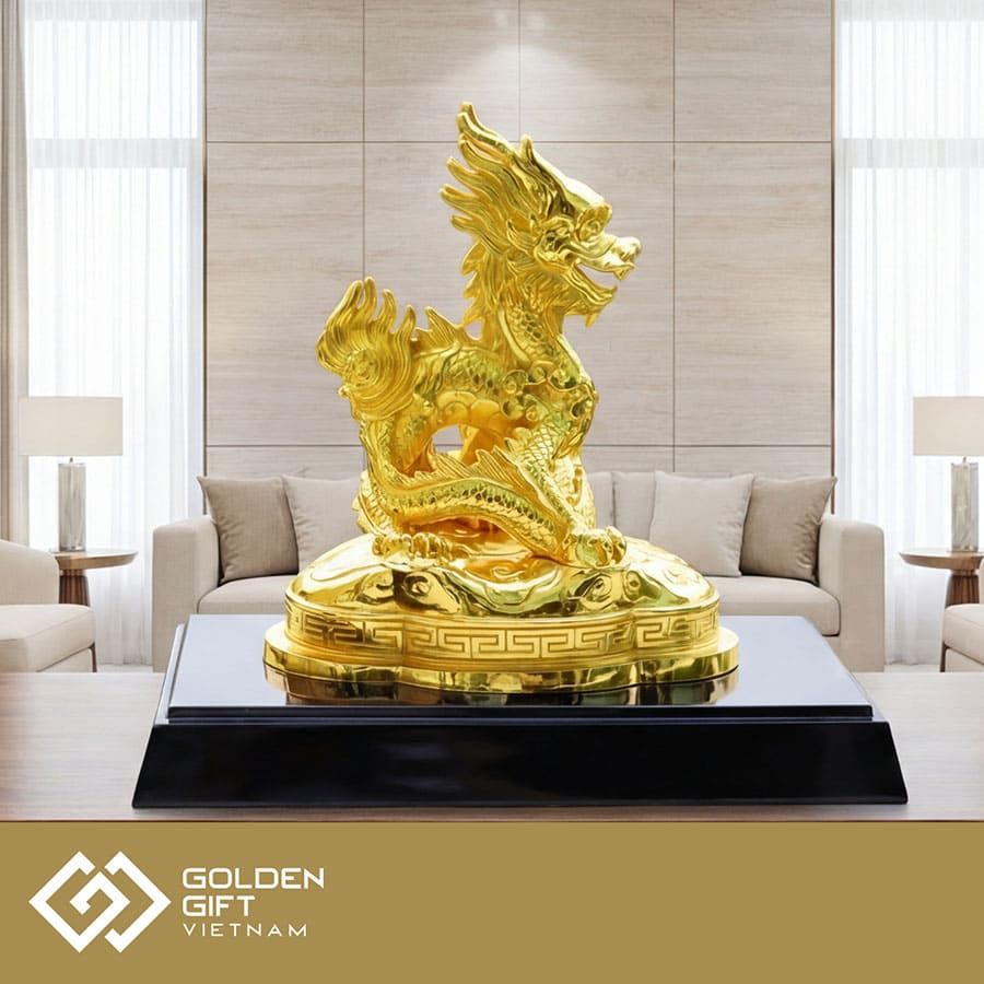 Rồng thời nhà Nguyễn mạ vàng