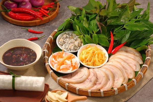  Bắp Giò Ngâm Mắm, Rau Rừng - Pork Leg Soaked In Herbal Fish Sauce 