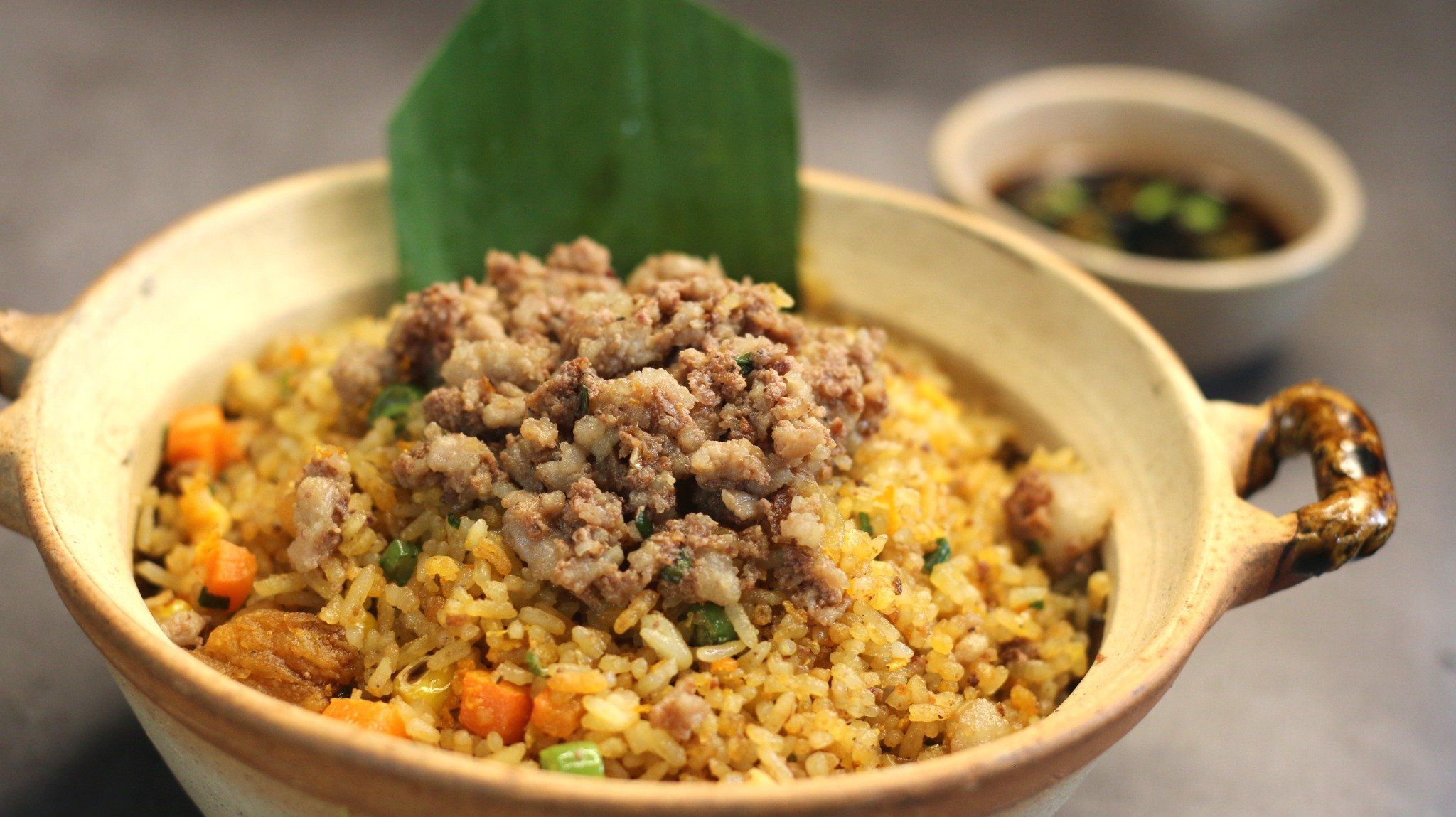  Cơm Chiên Pate Nướng Thố - Claypot Fried Rice With Baked Paté 