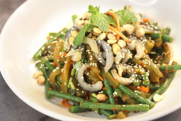  Gỏi Hải Sâm Tiến Vua - Crispy Sea Cucumber Salad With King Vegetables 