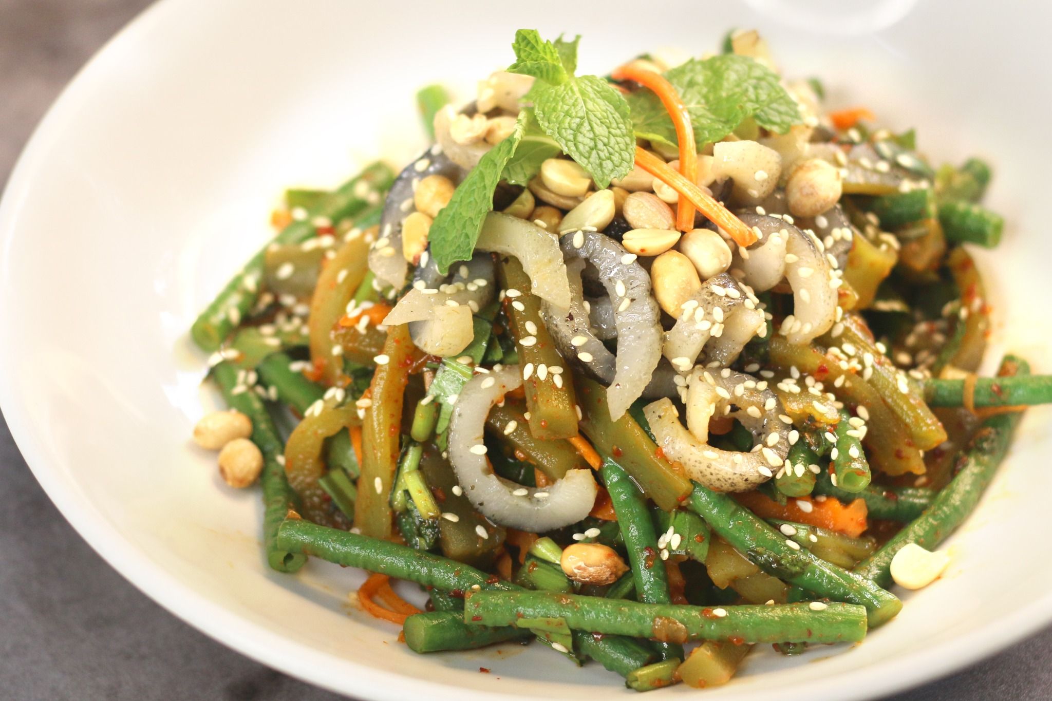  Gỏi Hải Sâm Tiến Vua - Crispy Sea Cucumber Salad With King Vegetables 