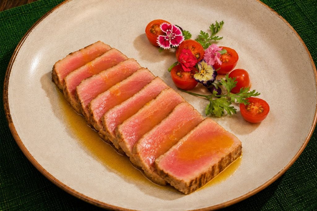  Salad Cá Ngừ Đại Dương Hồng Đào - Medium-Rare Grilled Ocean Tuna Salad 