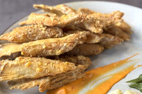  Vây Cá Hồi Hoàng Kim - Golden Crispy Salmon Fins 