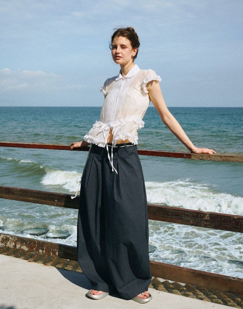  Sweet Dare Shirt – Áo sơ mi cổ tròn tơ xuyên thấu phối bèo Remmus - BST Remmus x Dove 