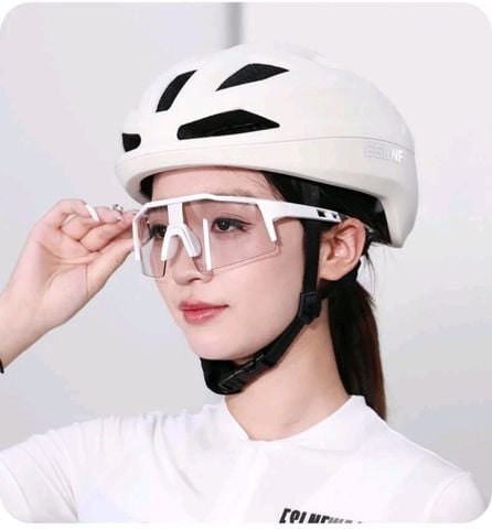 Kính Đạp Xe Kính Thể Thao Đi Phượt Chống Tia Cực Tím Đa Năng Kính Râm Đạp Xe Câu Cá  Đổi Màu Khi Có Tia UV giúp bảo vệ mắt cho nam nữ