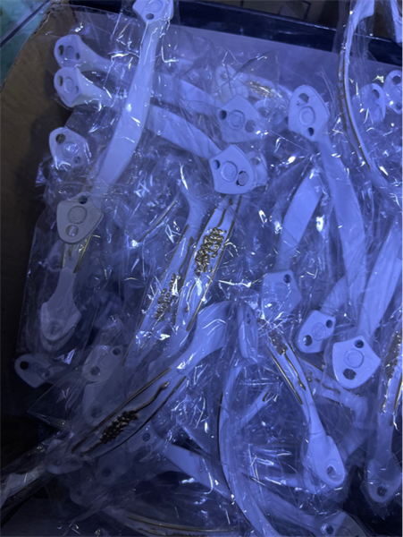  Tay nắm tủ 9206 96mm Sữa 