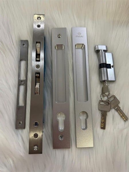  Khóa lùa tay nắm âm màu bạc PMAI 