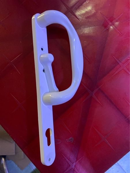  Tay Khoá Chữ P Trắng Phải 