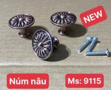 Núm tủ hoa văn đồng cổ nâu 