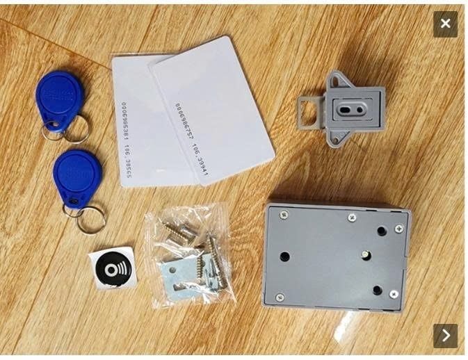  Khoá thẻ từ cảm ứng tủ gỗ (sử dụng pin) 