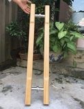  Tay nắm cửa kính gỗ sồi vuông 45*1M 