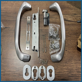  Khóa lùa cửa đi chữ C Màu Bạc dùng cho XINGFA hệ 55 và 93 