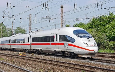 ZYCOO Public Transport – Giải pháp âm thanh IP cho sân bay, nhà ga và giao thông công cộng