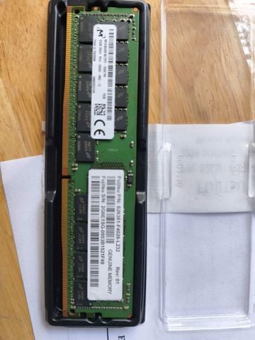 Fujitsu 32GB DDR4-2666/PC4-21300 RDIMM 288-Pin CL19 Dual Rank x4 ECC Registered Memory Module - S26361-F4026-L232
