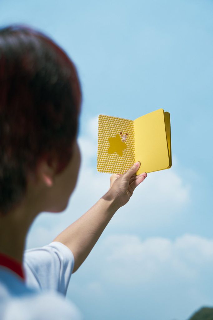 Sổ Việt Nam vàng son