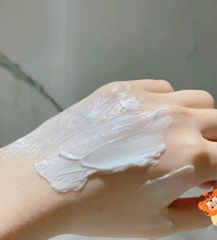 KEM DƯỠNG THỂ DƯỠNG TRẮNG DA ELIZABETH ARDEN WHITE TEA BODY CREAM HŨ 400ML