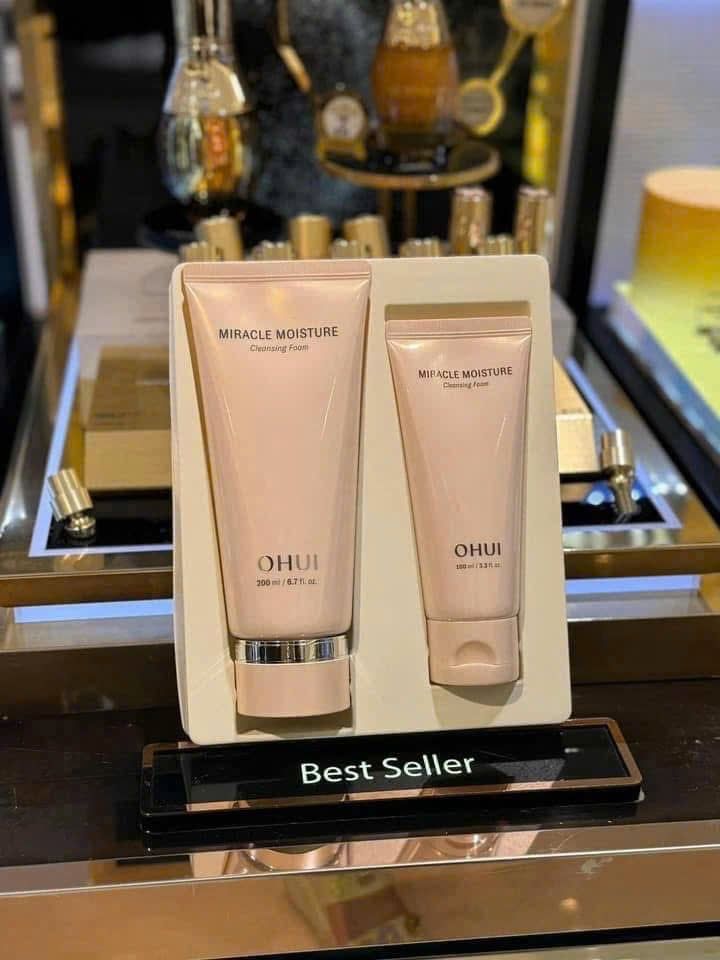 SET SỮA RỬA MẶT DƯỠNG ẨM OHUI MIRACLE MOISTURE CLEANSING FOAM 200+100ML