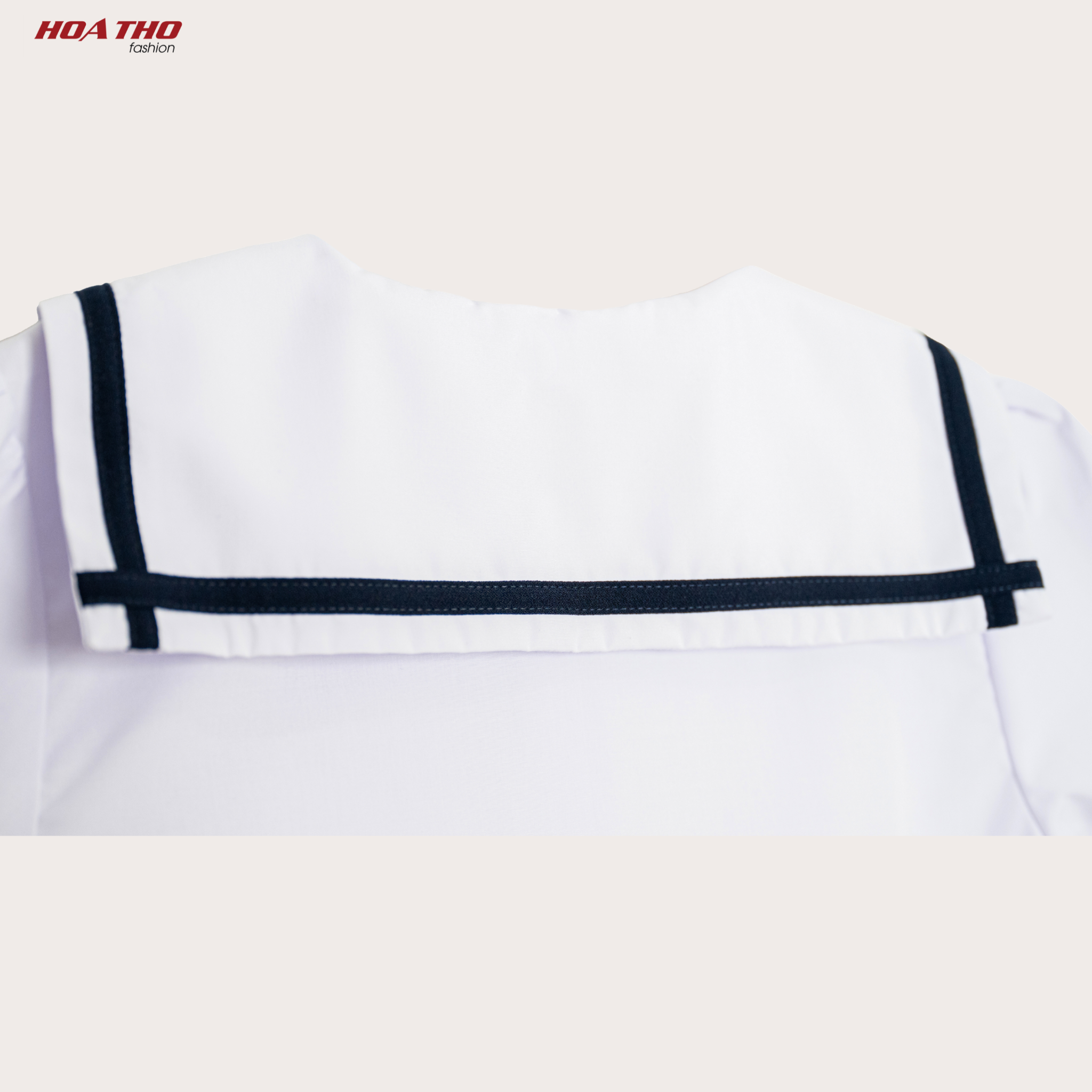  Áo Nữ Viền Cổ Nhọn 