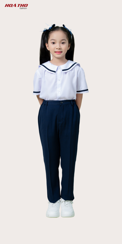  Áo Nữ Viền Cổ Nhọn 