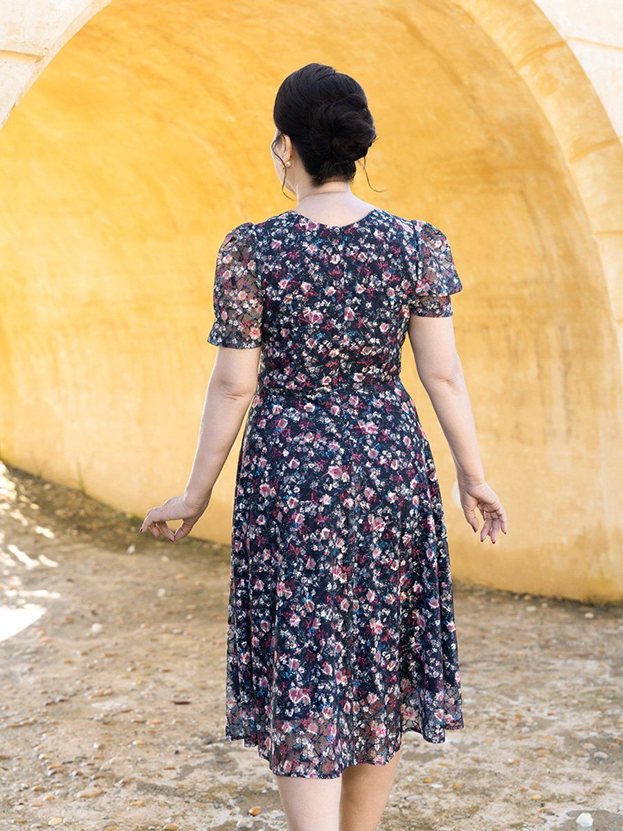  Hạnh - Đầm Trung niên cổ tròn tay phồng chất liệu thun ren 3D họa tiết 0618/5.48 