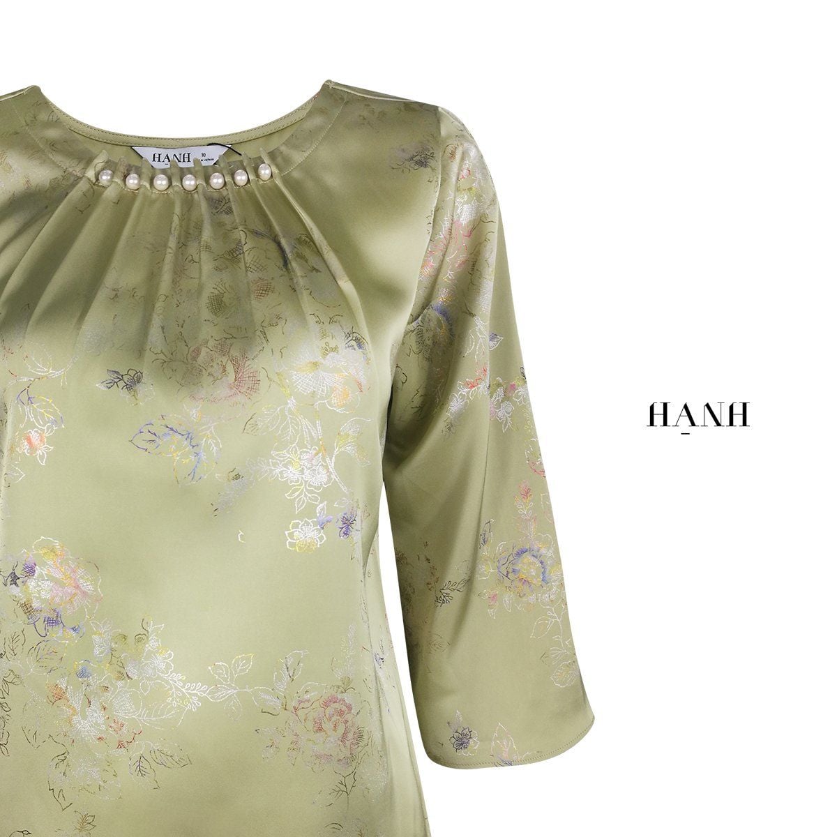  Hạnh - Áo kiểu trung niên cổ tròn kết hạt châu chất liệu lụa in họa tiết hoa 1432/3.385/4.446 