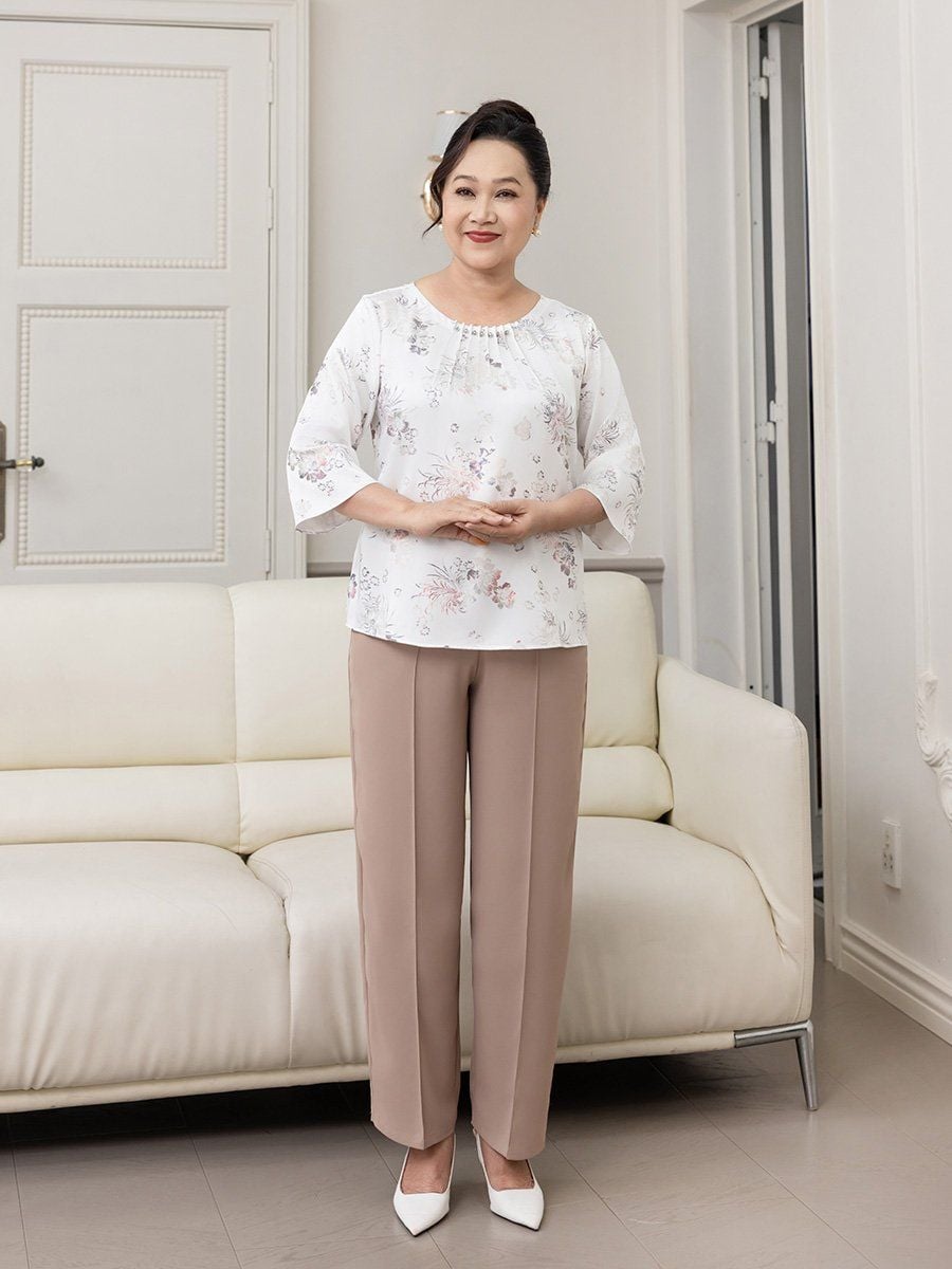  Hạnh Áo cổ tròn kết hạt in họa tiết hoa nhỏ ánh bạc, tay lửng 1432/5.41 