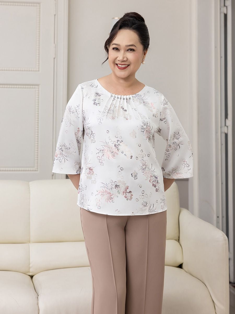  Hạnh Áo cổ tròn kết hạt in họa tiết hoa nhỏ ánh bạc, tay lửng 1432/5.41 