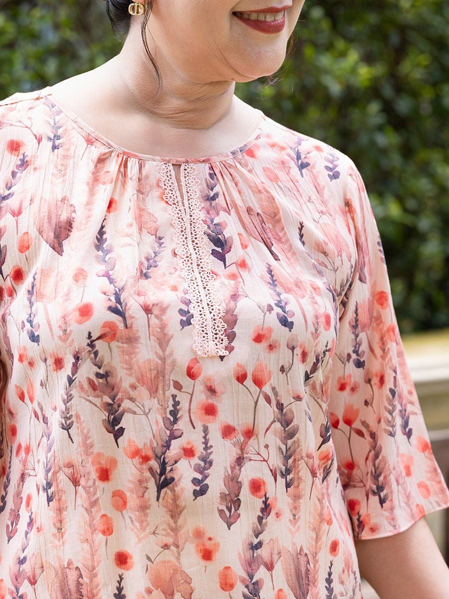  Hạnh - Áo kiểu trung niên cổ tròn phối ren chất liệu cotton in họa tiết hoa 25414/5.326 