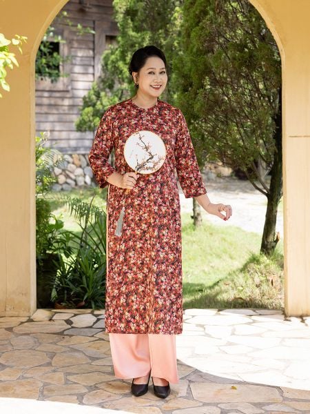  Hạnh - Bộ áo dài thiết kế cổ tròn chất liệu lụa mẫu đơn in họa tiết 25420/5.294 