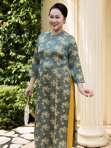  Hạnh - Bộ áo dài thiết kế cổ tròn đính kết hạt chất liệu gấm in họa tiết hoa 25420/5.334/5.351 