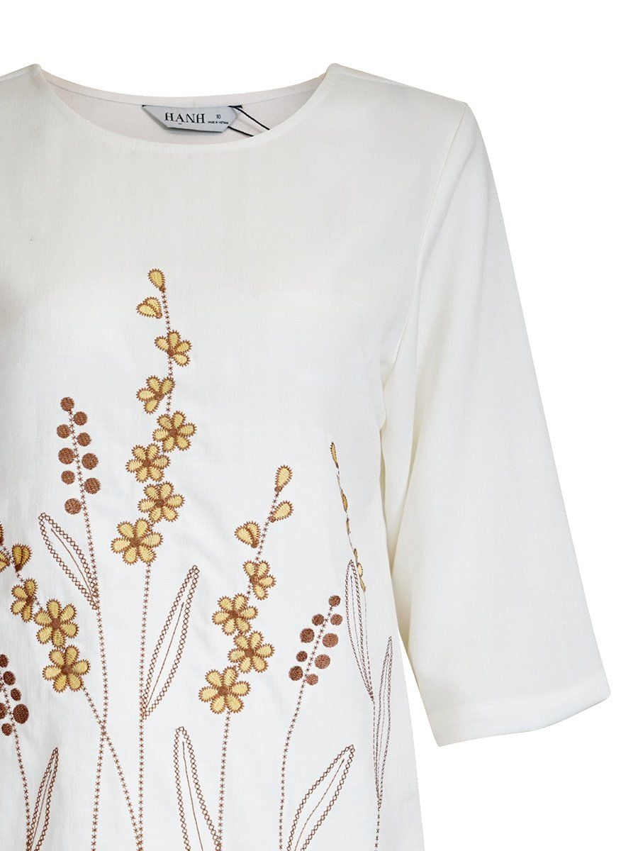  HẠNH - Bộ quần dài cổ tròn tay lỡ chất liệu linen thêu hoa 3413/5.239 